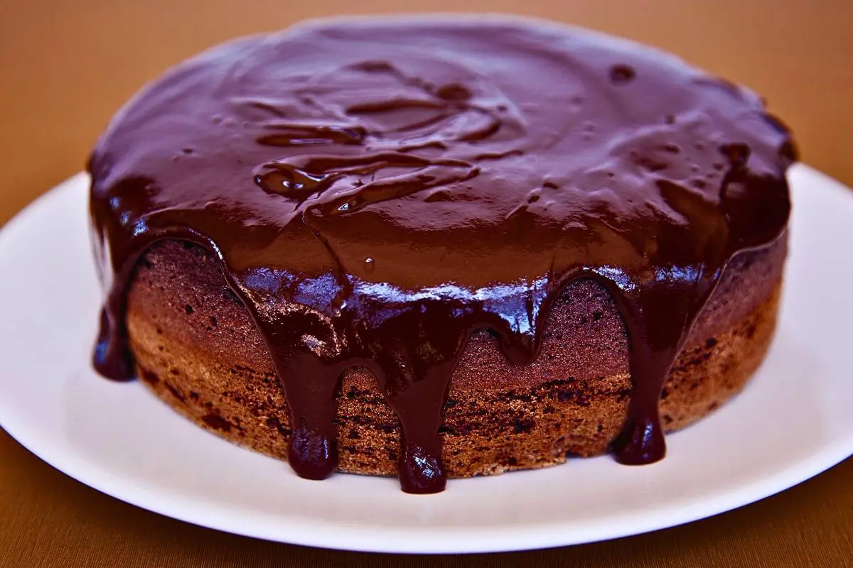 Bolo de Chocolate com Água: Surpreendentemente Úmido e Delicioso! Experimente e Surpreenda-se!