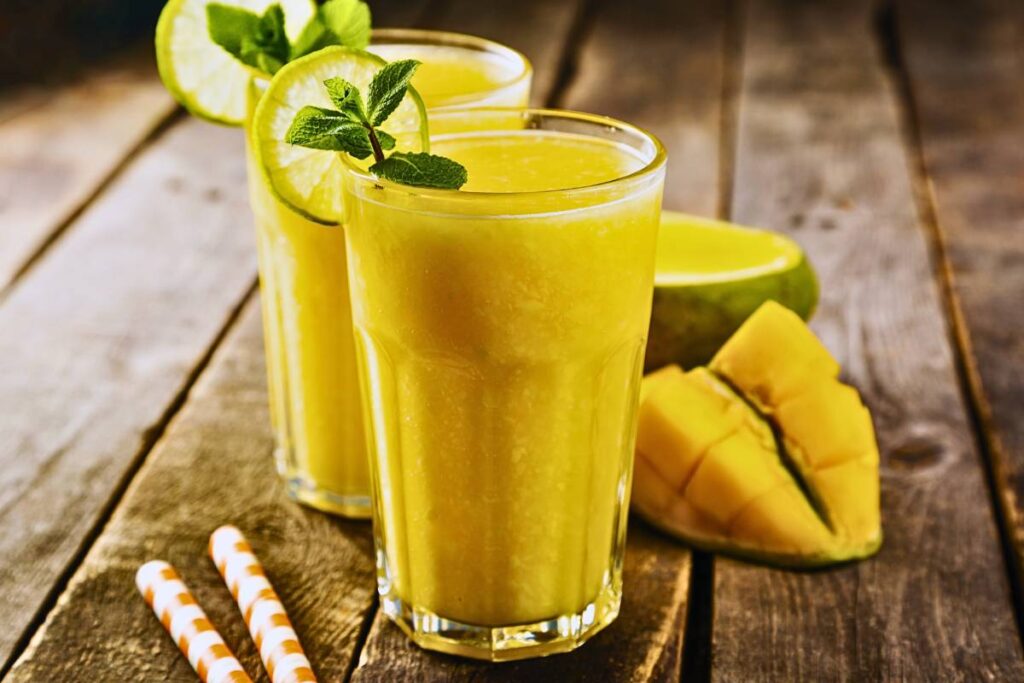 Descubra o Sabor do Verão com este Smoothie Revigorante de Manga e Gengibre!