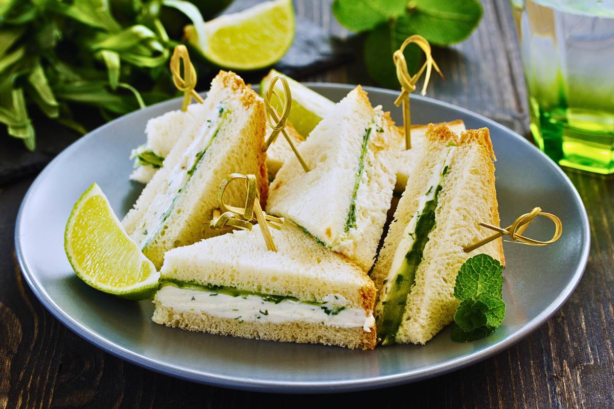 Sanduíches de Pepino e Cream Cheese: Frescor e Sabor Incrível!