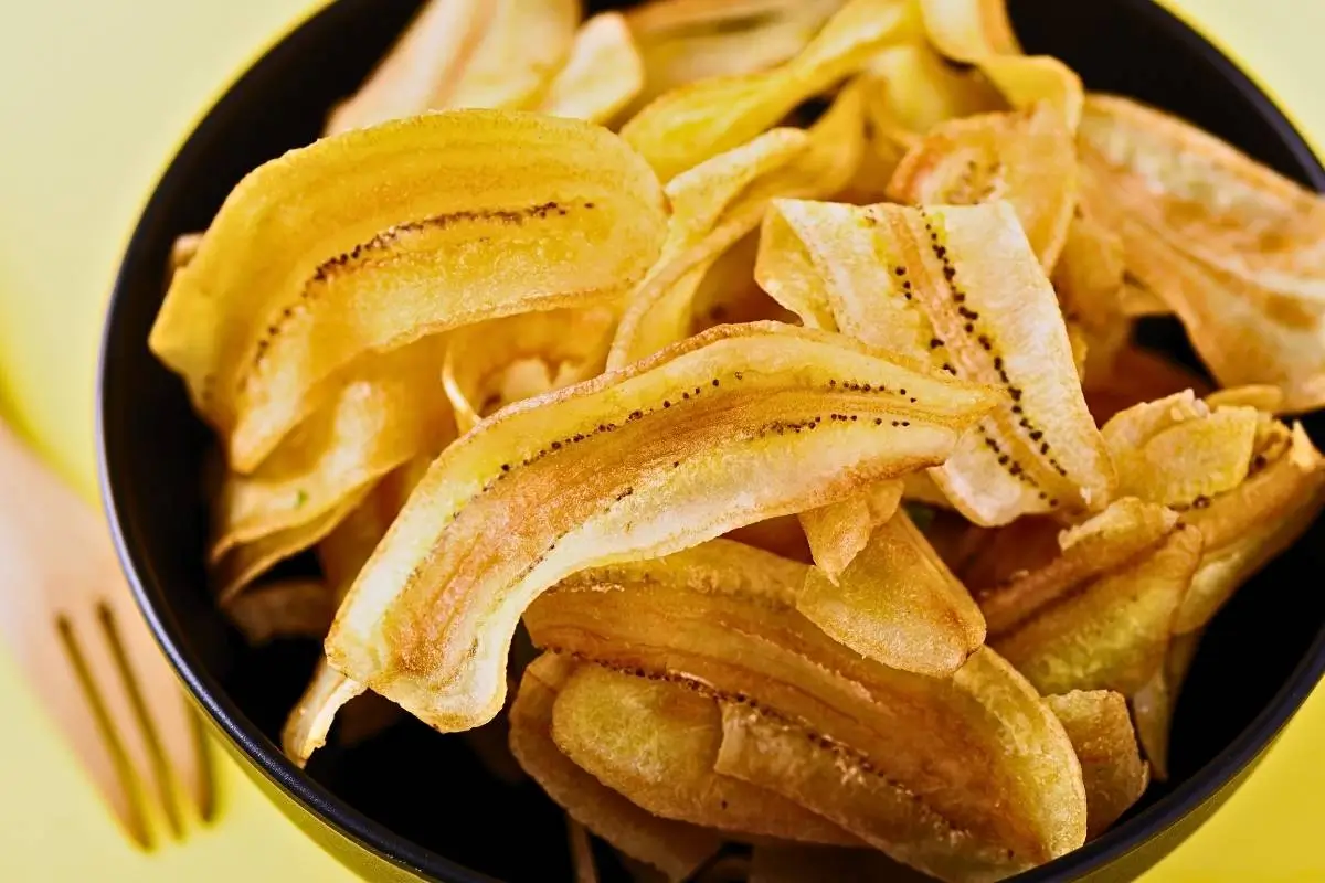 Transforme Suas Tardes com Chips de Banana Salgada Assada!