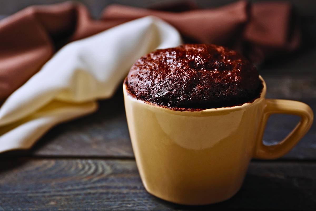 Delícia Rápida: Bolo de Caneca de Chocolate com Proteína! Prove!