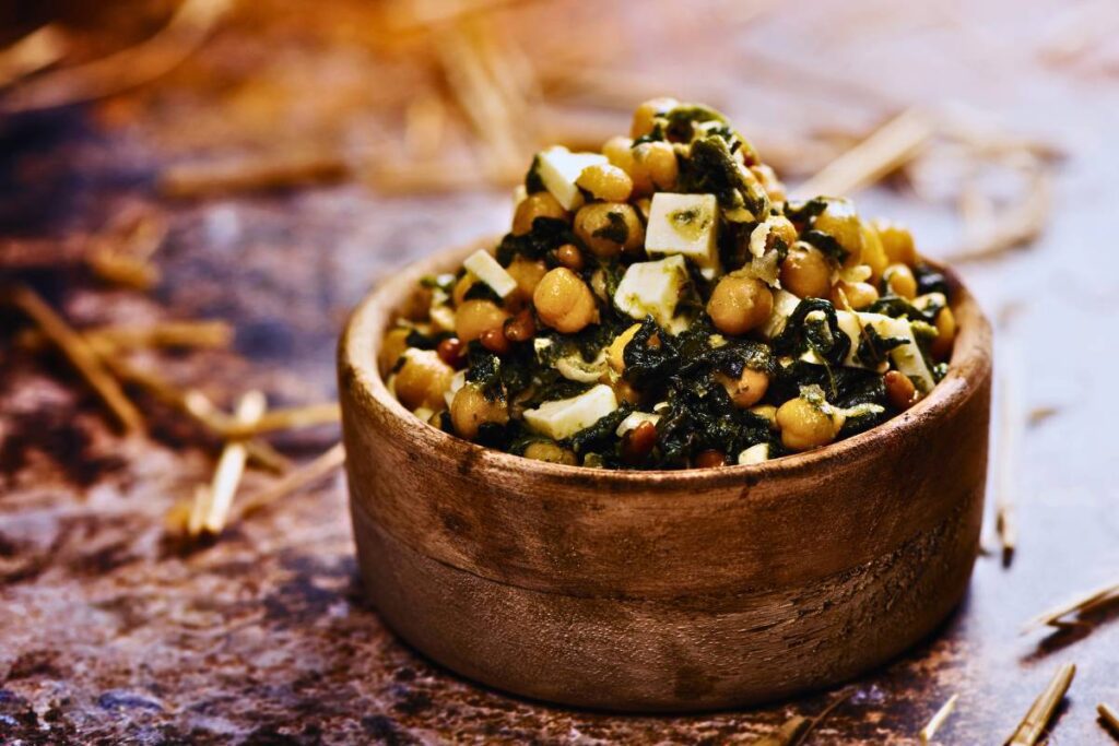 Salada de Grão-de-Bico com Espinafre: Uma Harmonia Perfeita de Sabor e Saúde em Cada Garfada!