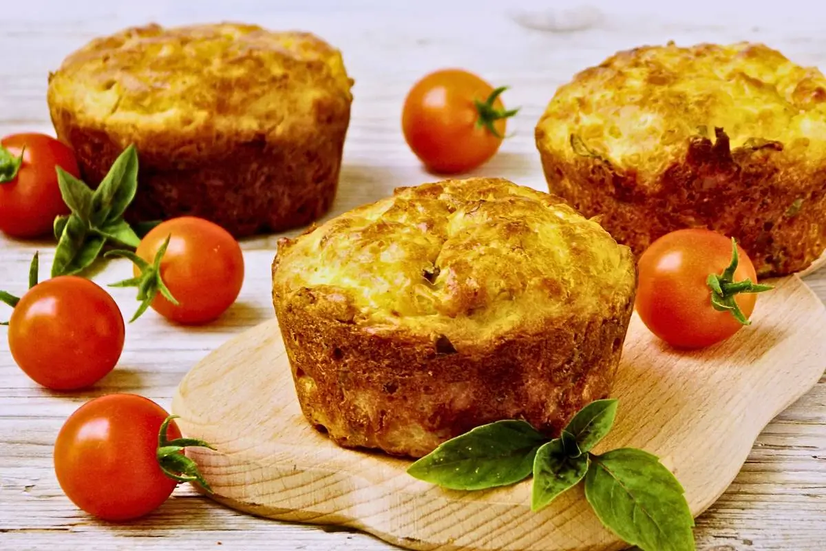 Muffin de Ricota com Tomatinho: Perfeito para um Lanche Saudável e Rápido!