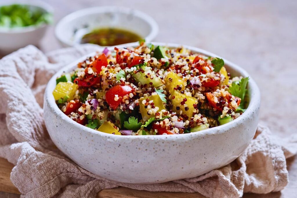 Descubra o Encanto do Tabule de Quinoa com Legumes: Uma Receita Repleta de Nutrientes e Sabor!
