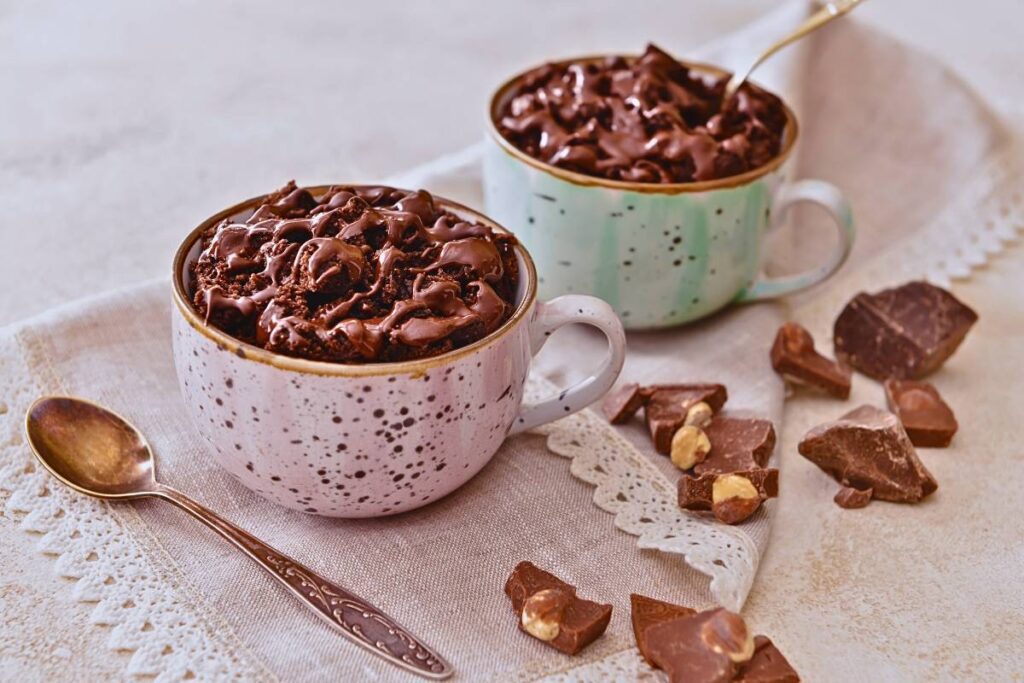 Surpreenda-se com a Facilidade e Sabor do Bolo de Caneca de Chocolate!