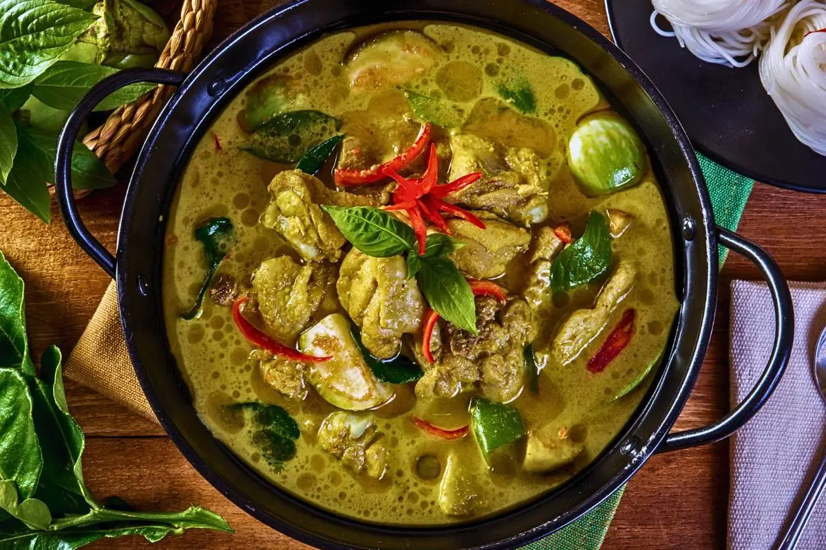 Descubra o Autêntico Sabor do Frango Thai em 30 Minutos!