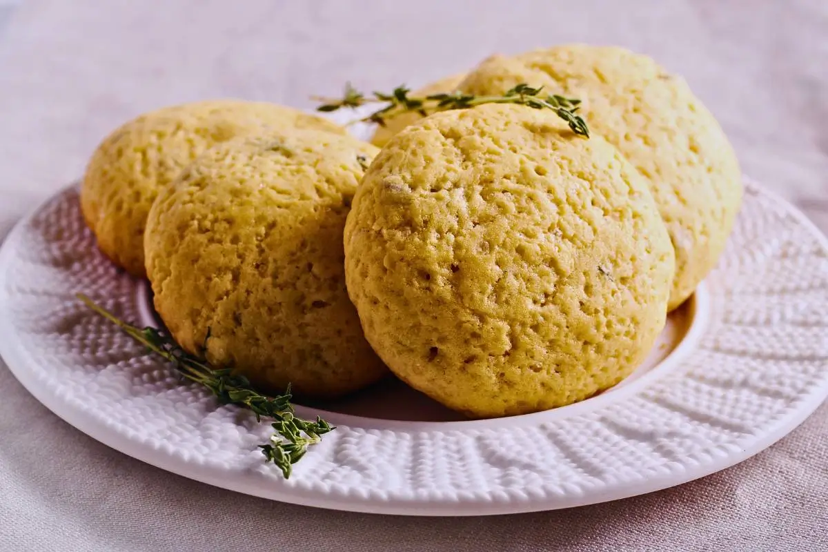 Broa de Fubá: Tradição e Sabor em Cada Pedaço!