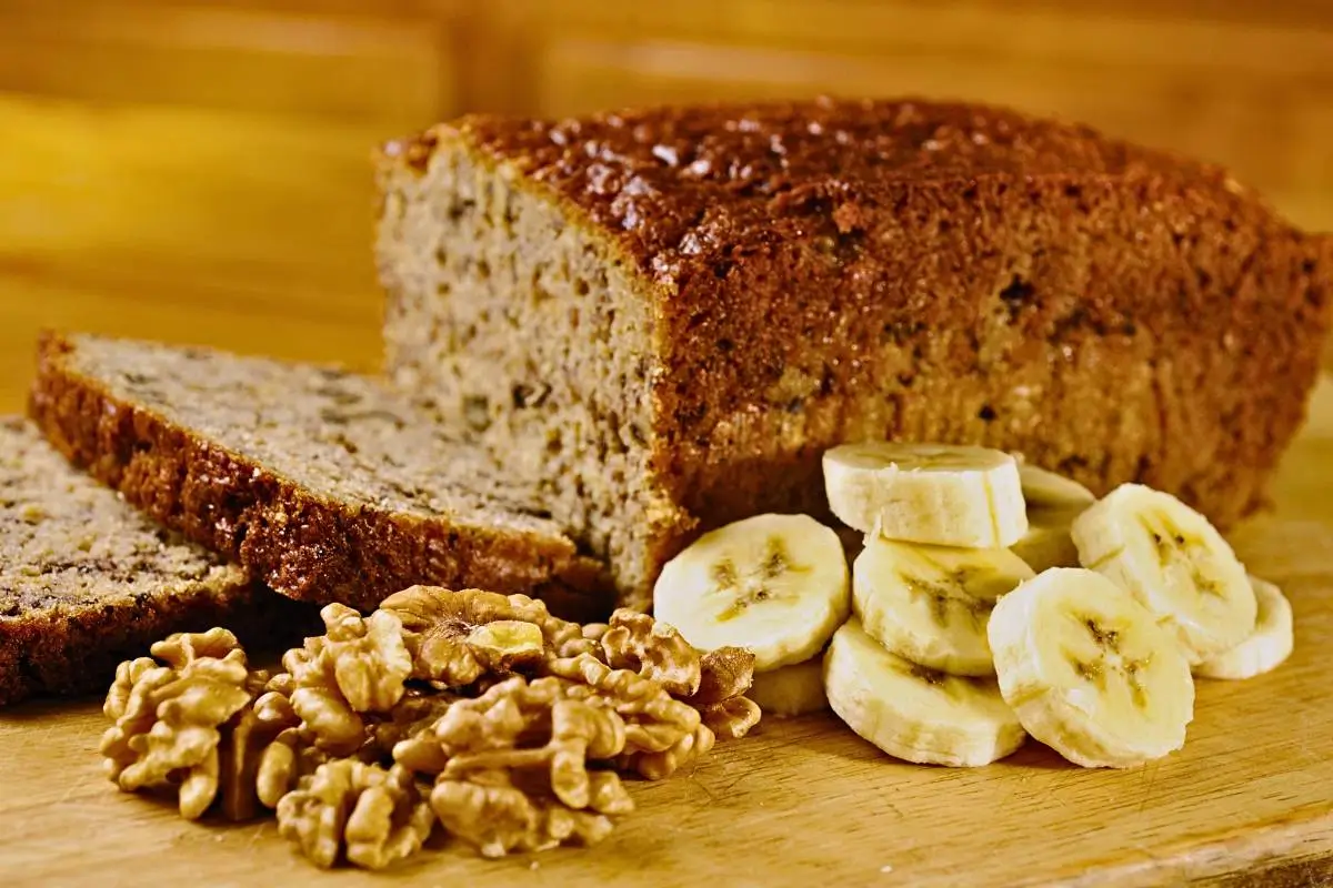 Bolo de Banana sem Leite: Sabor e Simplicidade em Cada Fatia!