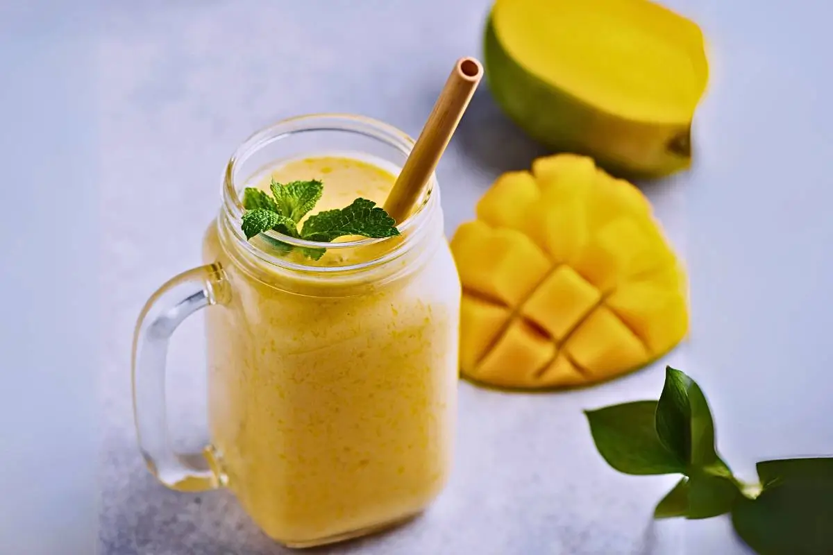 Smoothie de Manga e Iogurte: Sua Dose Diária de Sabor e Saúde!