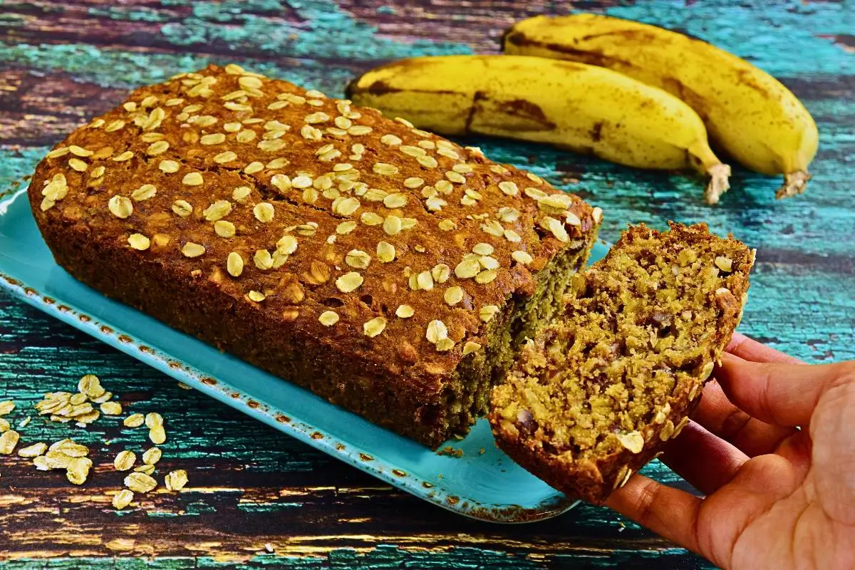 Bolo de Banana com Aveia: Receita Prática para o Dia a Dia!