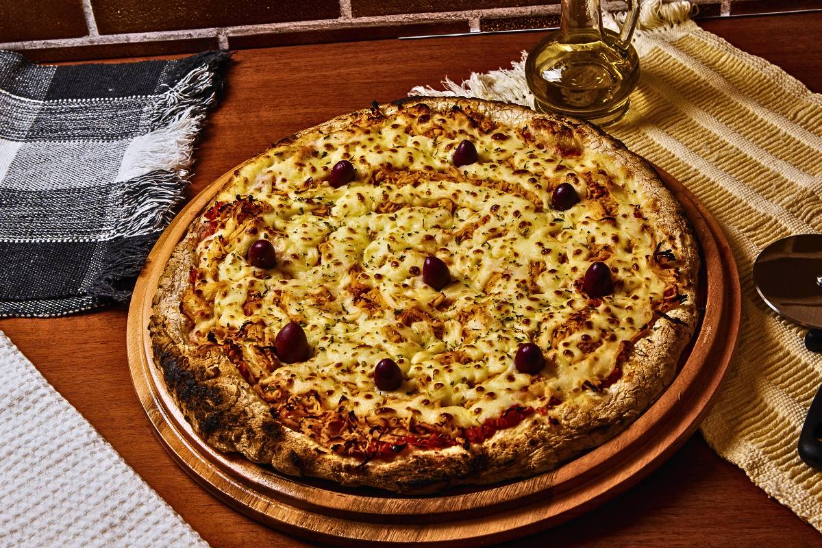 Transforme Seu Jantar com Pizza Low Carb de Frango Deliciosa!