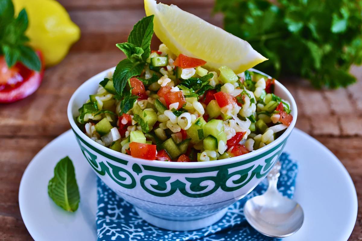 Revitalize seu Dia com a Incrível Salada de Bulgur e Pepino!