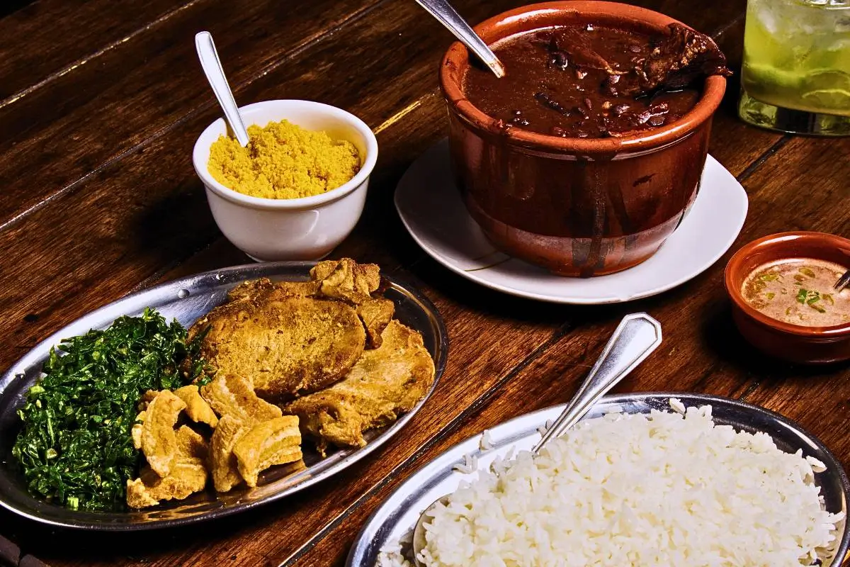 Feijoada Mineira: Receita Completa com Dicas Imperdíveis