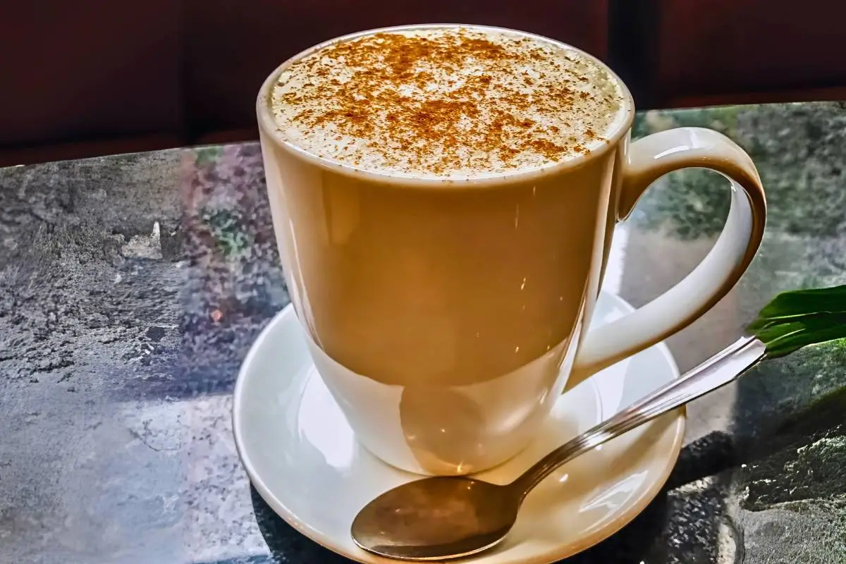 Cappuccino Chai Cremoso: Um Abraço Aconchegante em Cada Xícara!