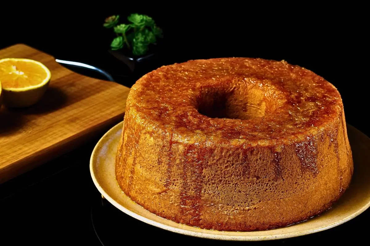 Surpreenda com o Sabor Único do Bolo de Fubá com Laranja!