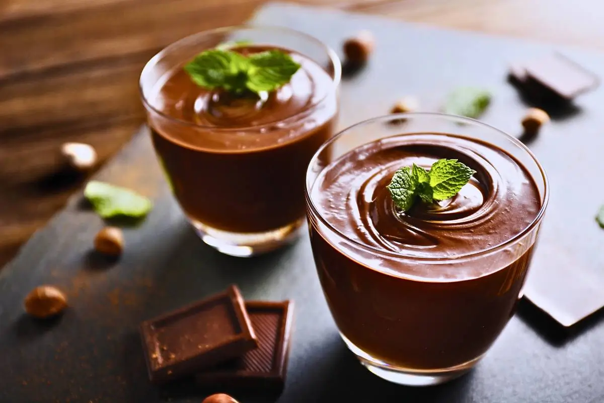 Mousse de Chocolate com Menta: Delícia Refrescante a Cada Colherada!