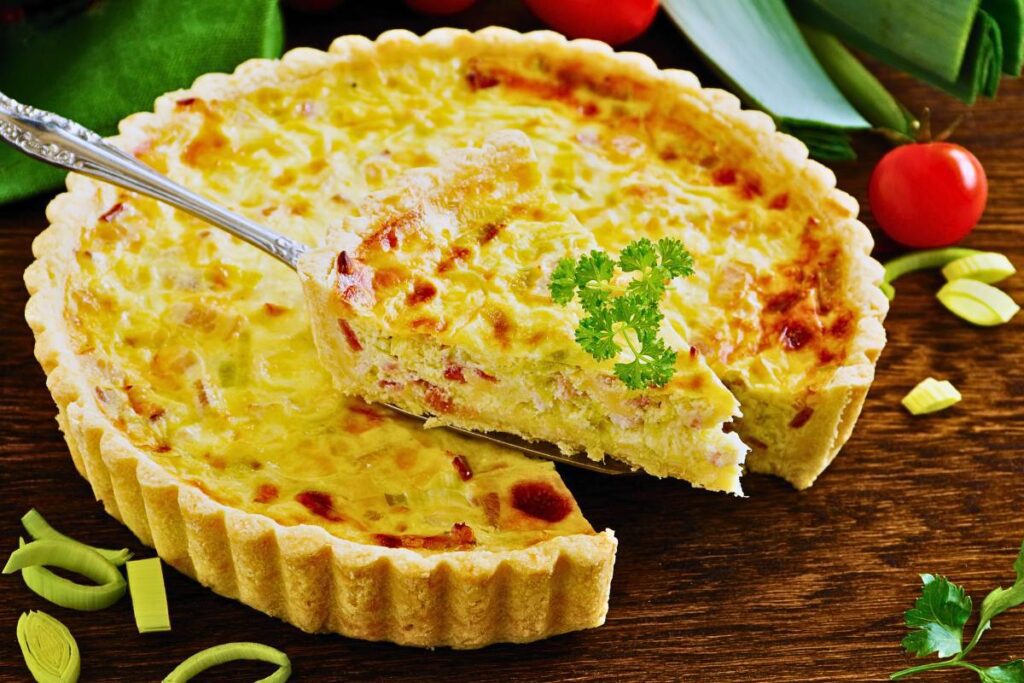 Descubra a Magia do Ano Novo com uma Quiche Lorraine Irresistível!