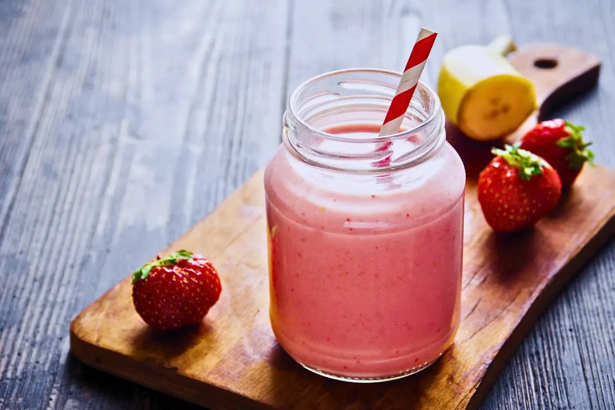 Delicie-se com Smoothie Refrescante de Banana com Morango!