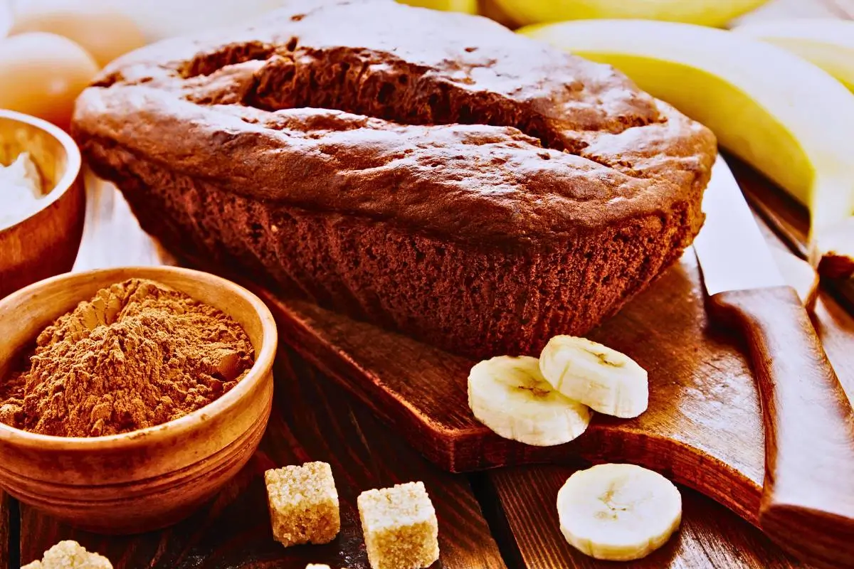 Surpreenda-se com o Sabor Incrível do Bolo de Banana com Chocolate!