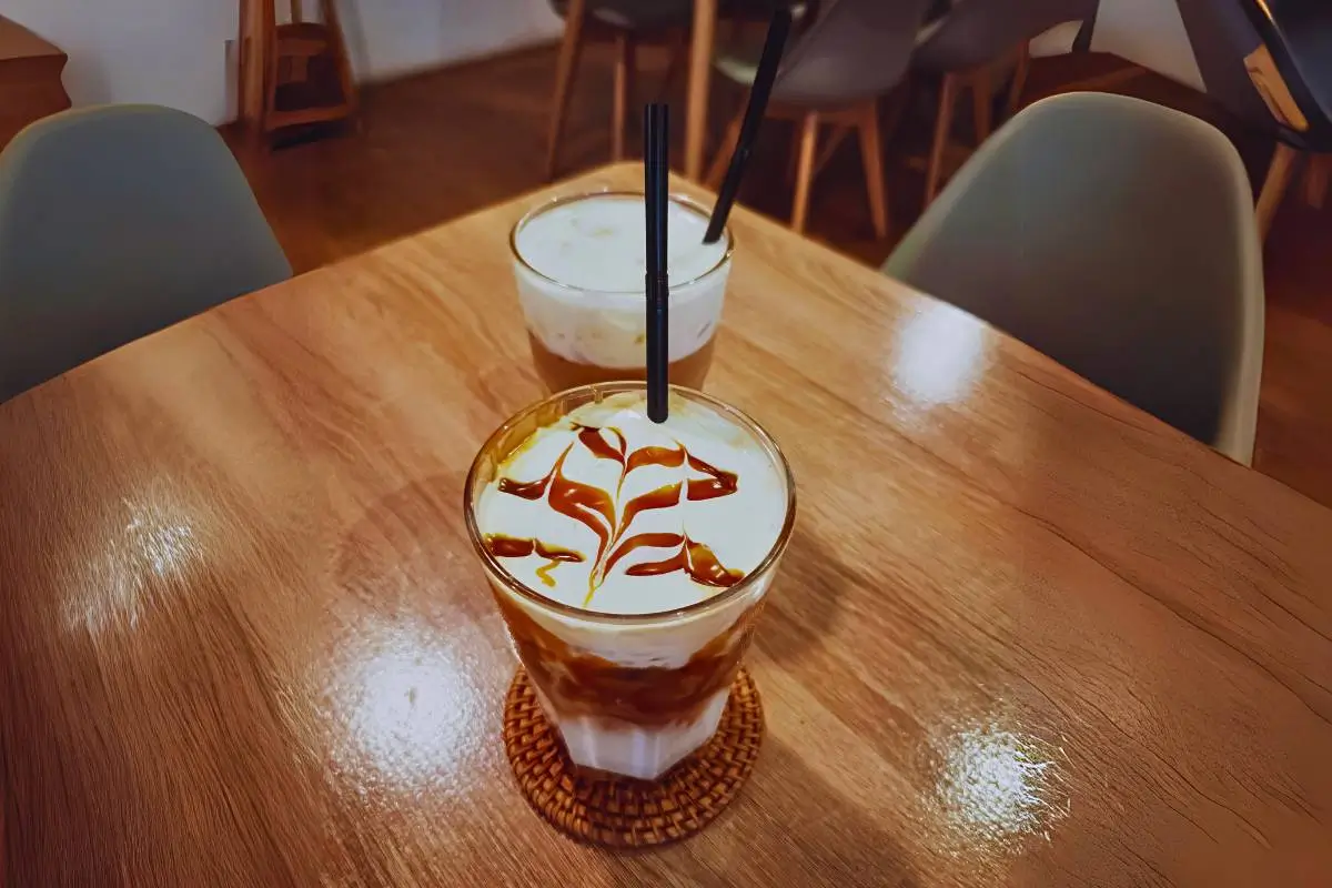 Descubra o Sabor Paradisíaco do Iced Coffee Coco com Caramelo!