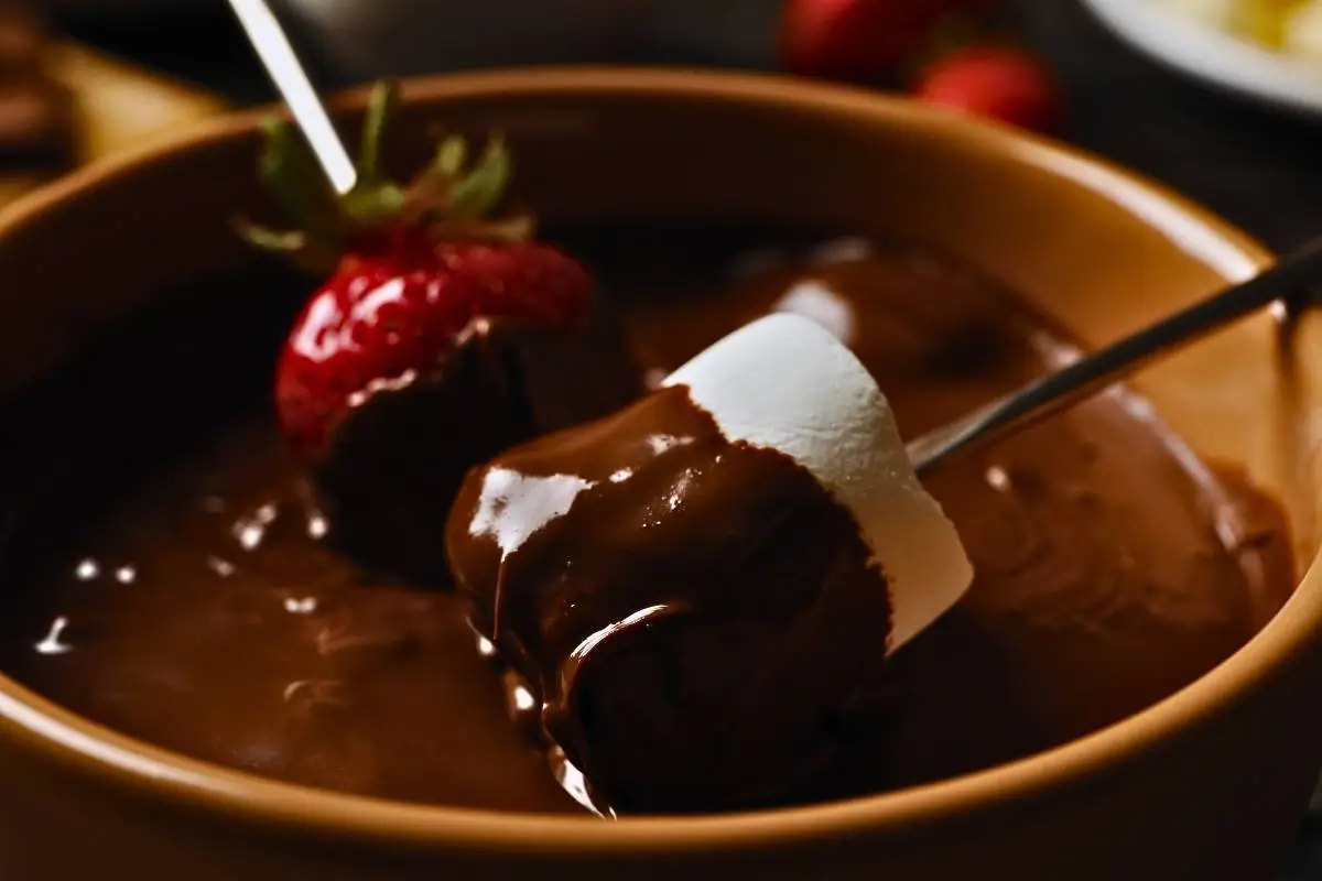 Como Fazer Ganache para Fondue em Poucos Passos e Impressionar!