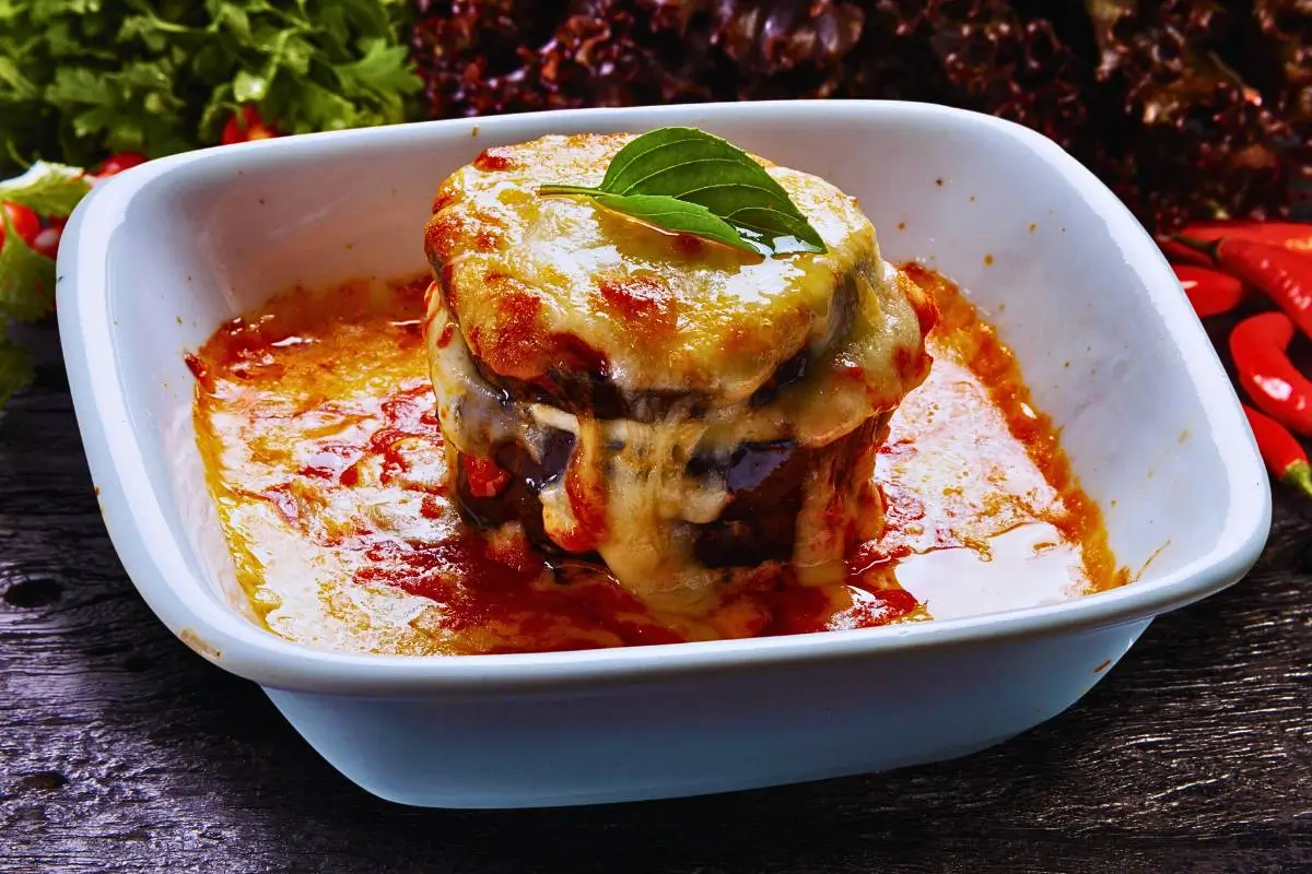 Delicie-se com o Hambúrguer Light e Molho de Tomate Caseiro: Uma Escolha Saudável!