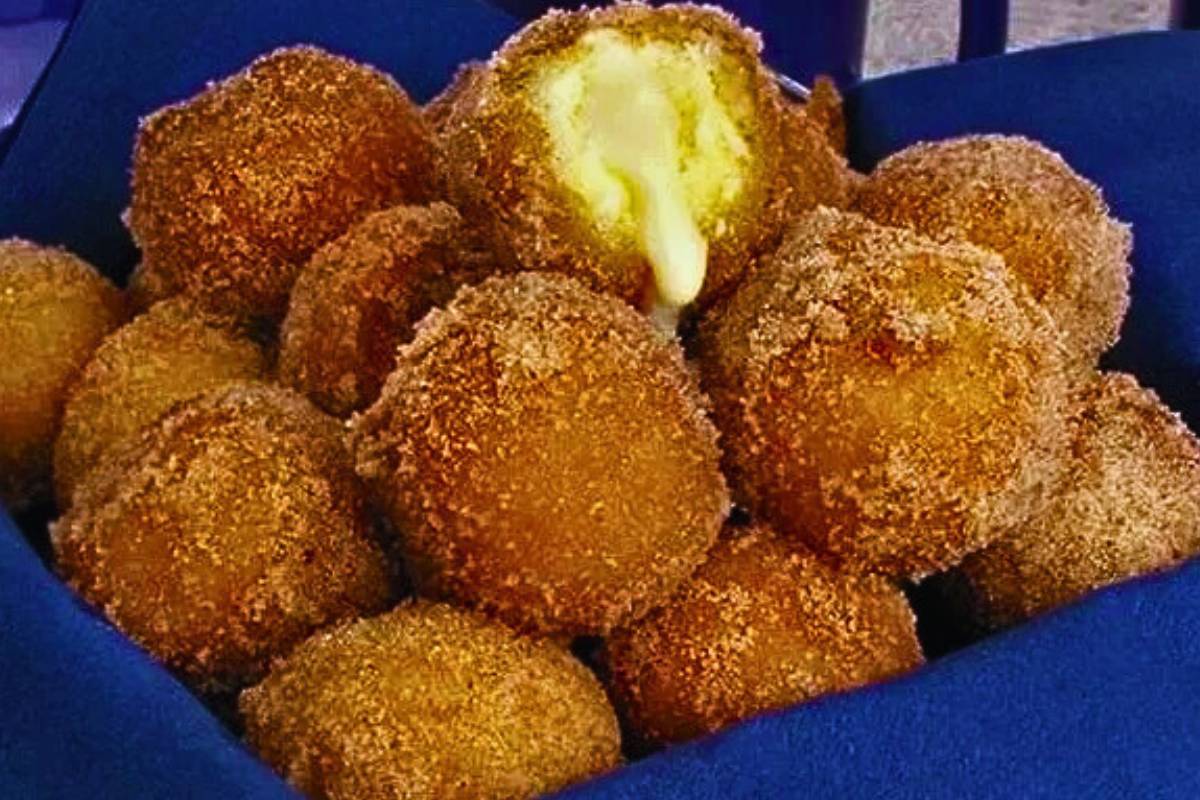 Bolinho de chuva com leite condensado! Você vai adorar!